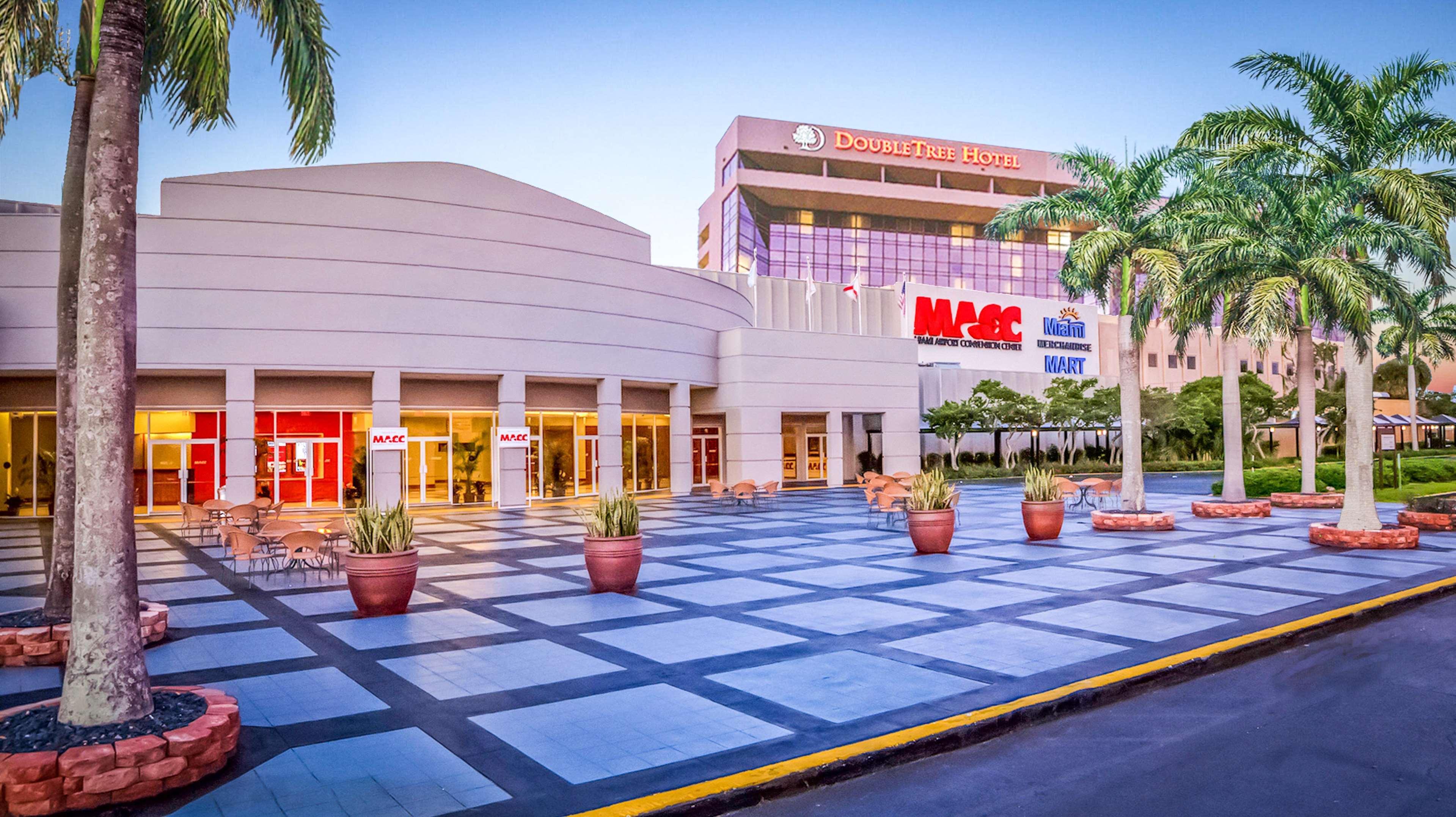 Doubletree By Hilton Hotel Miami Airport & Convention Center Miami Springs Bagian luar foto