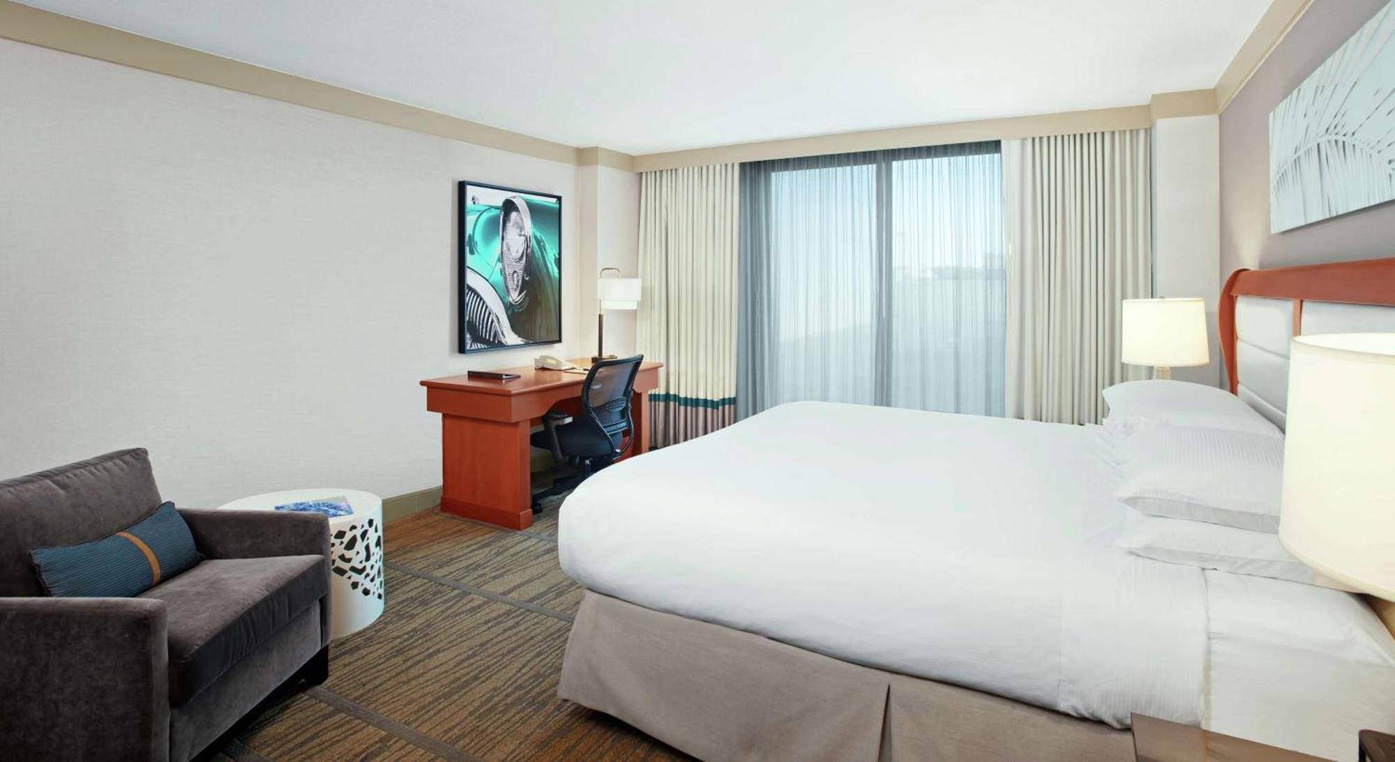 Doubletree By Hilton Hotel Miami Airport & Convention Center Bagian luar foto