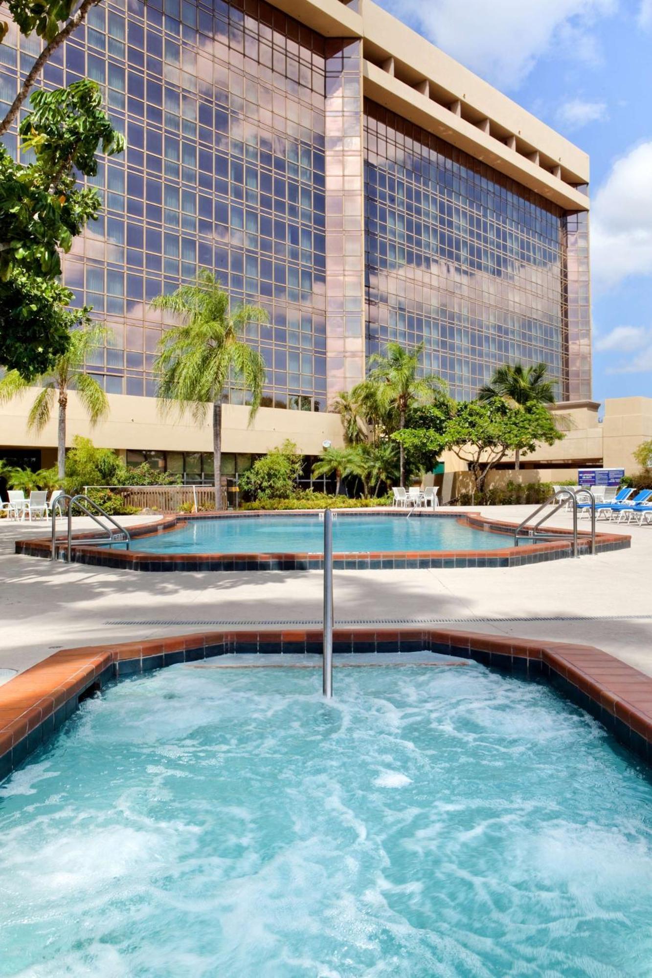 Doubletree By Hilton Hotel Miami Airport & Convention Center Miami Springs Bagian luar foto